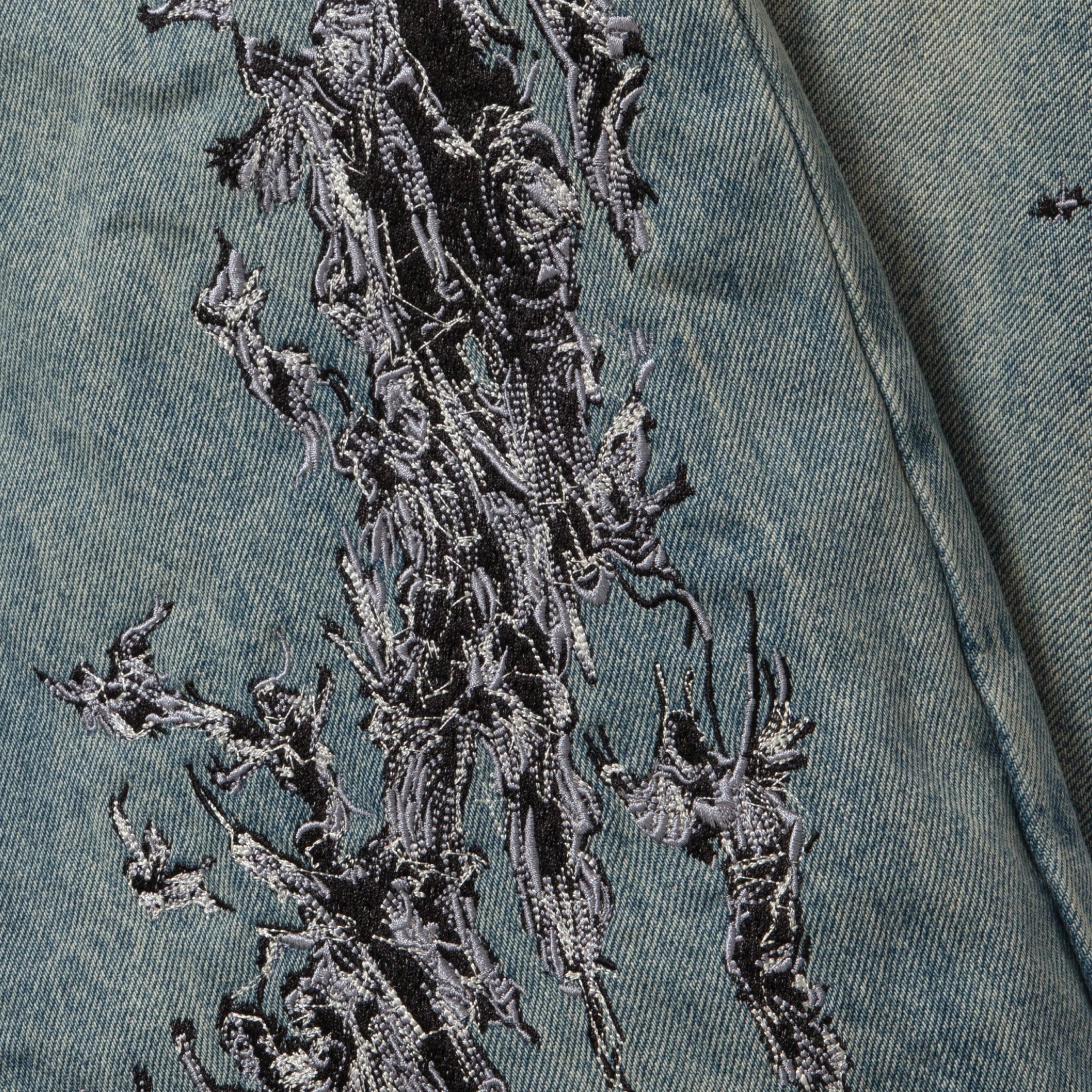 WHO DECIDES WAR SCRATCHED DENIM