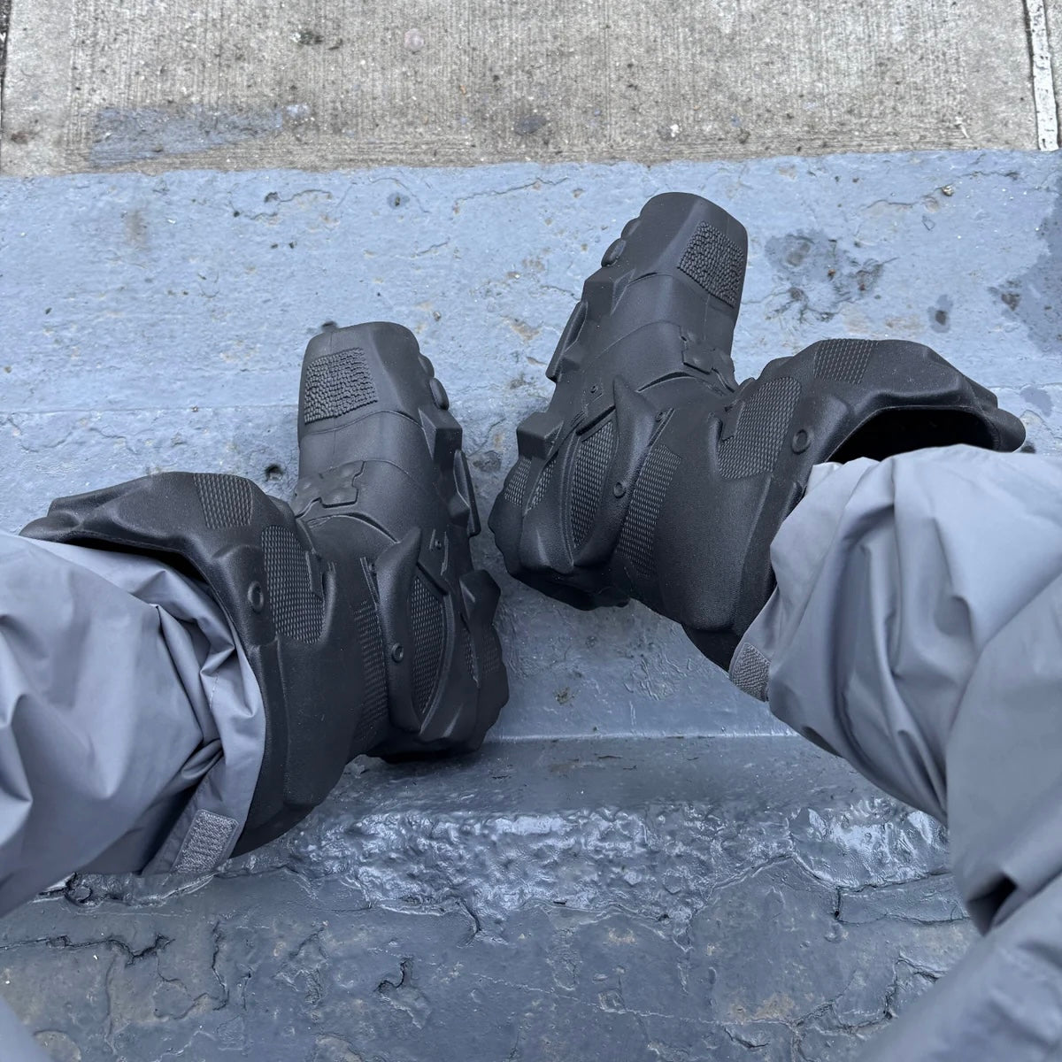 BRAVEST STUDIOS CHIEF BOOT BLACK
