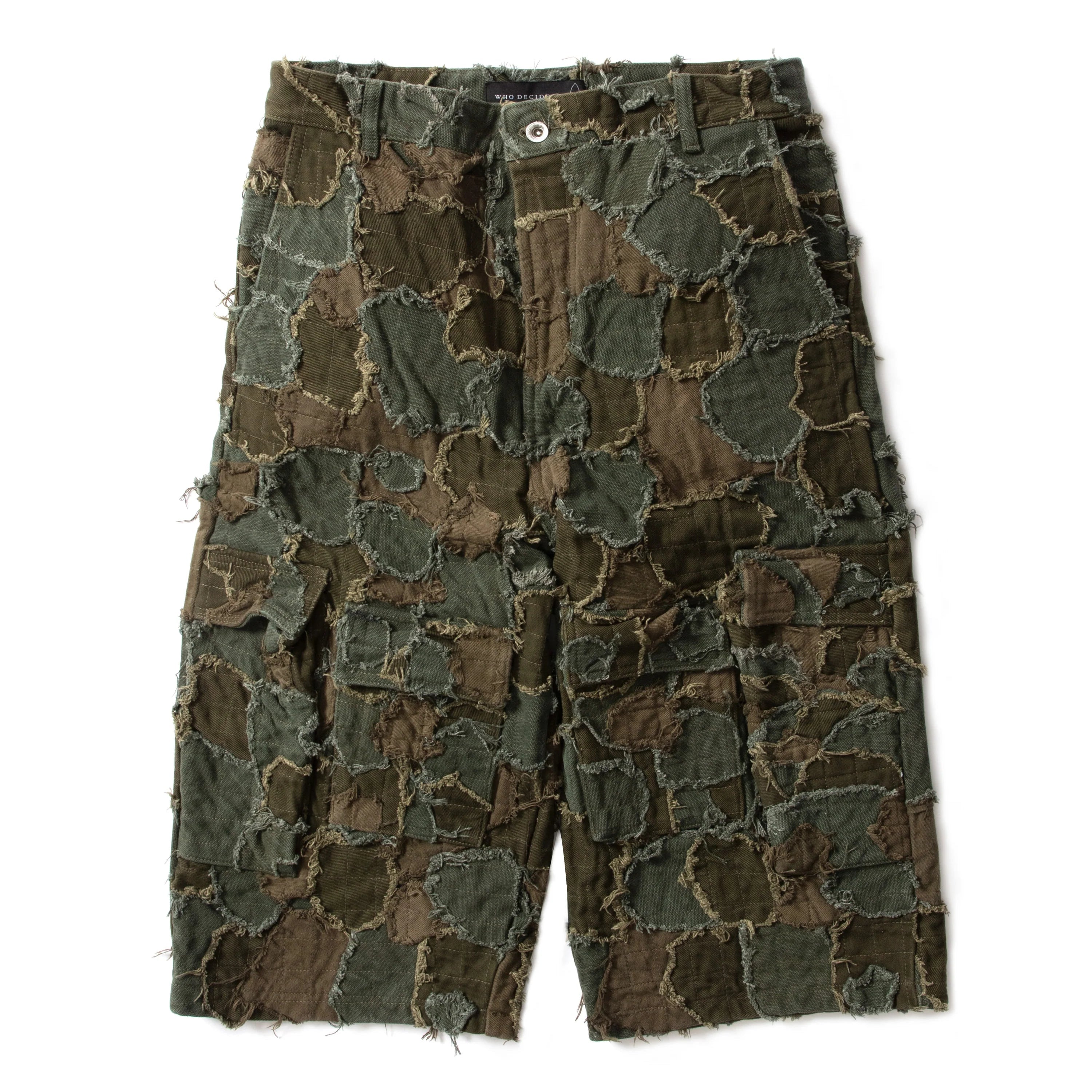WHO DECIDES WAR FIELD CAMO CARGO SHORT